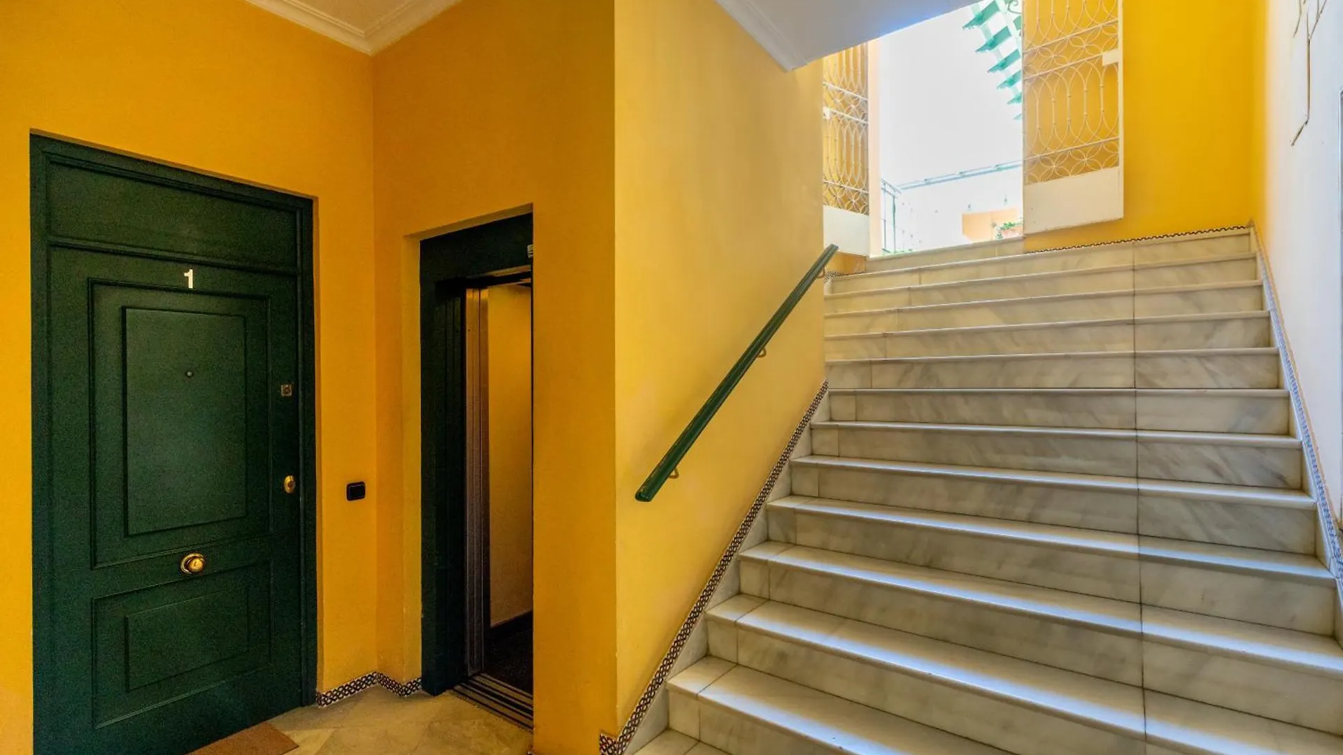 דירות סביליה Cathedral Penthouse- Big Private Terrace- Parking