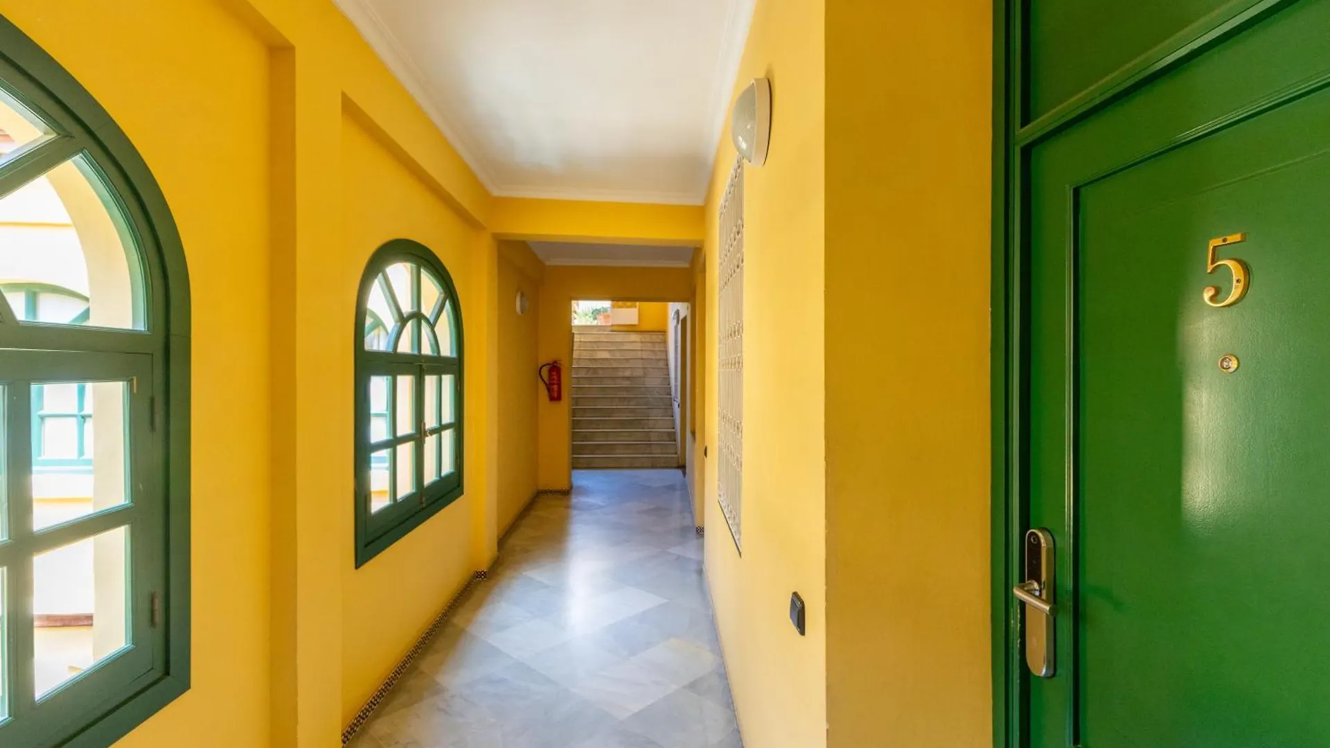 דירות סביליה Cathedral Penthouse- Big Private Terrace- Parking 0*,  ספרד