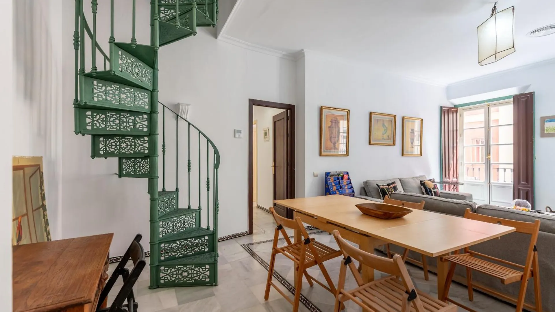 דירות סביליה Cathedral Penthouse- Big Private Terrace- Parking 0*,  ספרד