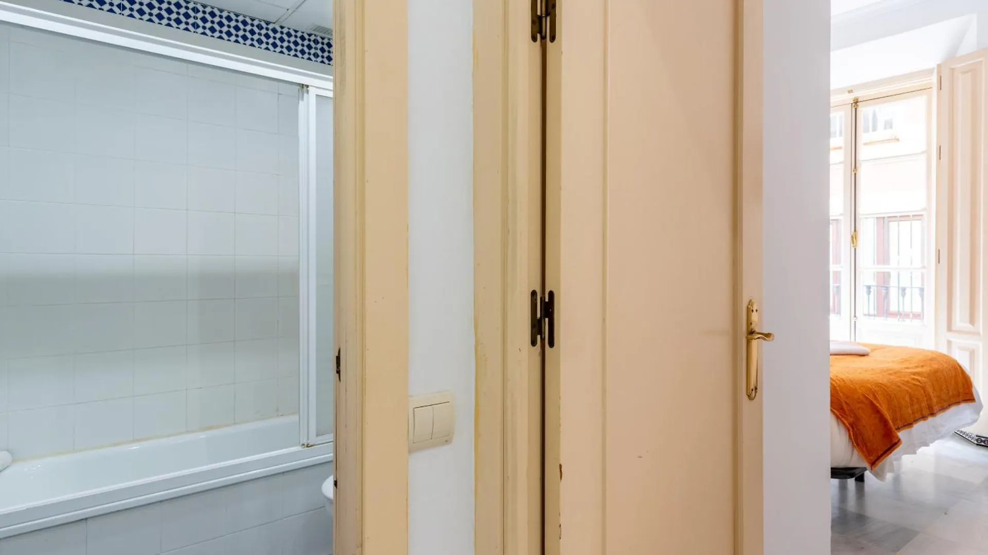 דירות סביליה Cathedral Penthouse- Big Private Terrace- Parking 0*,  ספרד